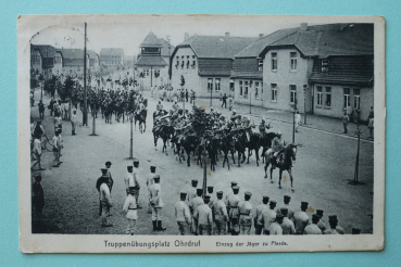Ansichtskarte AK Truppenübungsplatz Ohrdruf 1913 Einzug der Jäger zu Pfede Musiker Baracken Ortsansicht Architektur Thüringen